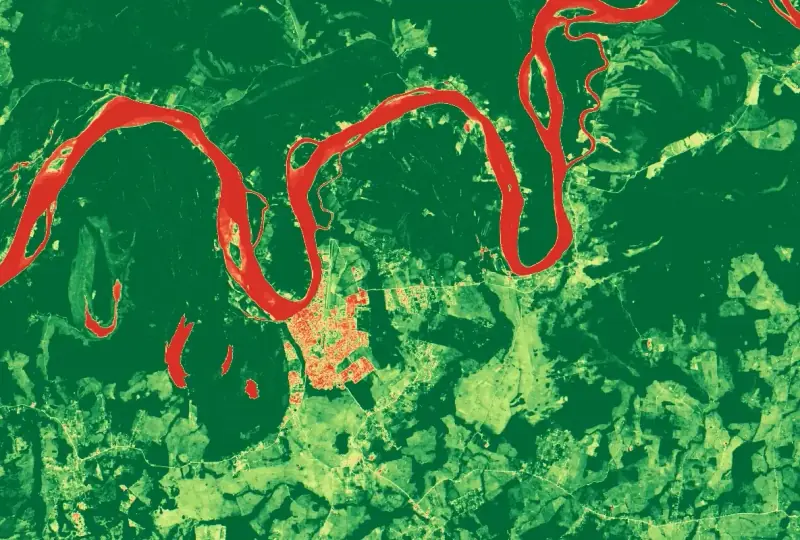 Mapa de NDVI de San José del Guaviare: el río y la ciudad en rojo, el bosque en verde oscuro y los potreros en verde claro.